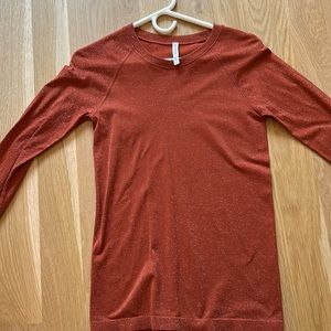 Athleta fly tech long sleeve